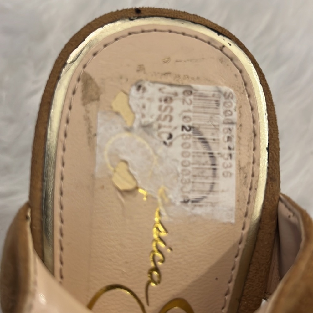 Jessica Simpson Suede Tan WedgeSize 8M - Picture 6 of 6